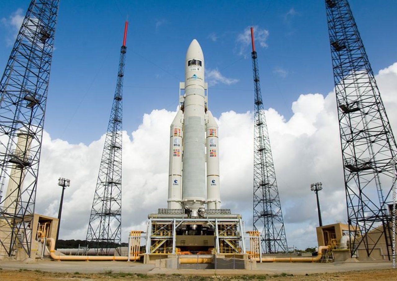 2009 legte die Ariane 5 bei ihrem 44. Start und ihrem 30. Erfolg in Serie einen Bilderbuchstart hin und setzte die Weltraumteleskope Herschel und Planck in Richtung an ihren Positionen am 2. Lagrange-Punkt aus.