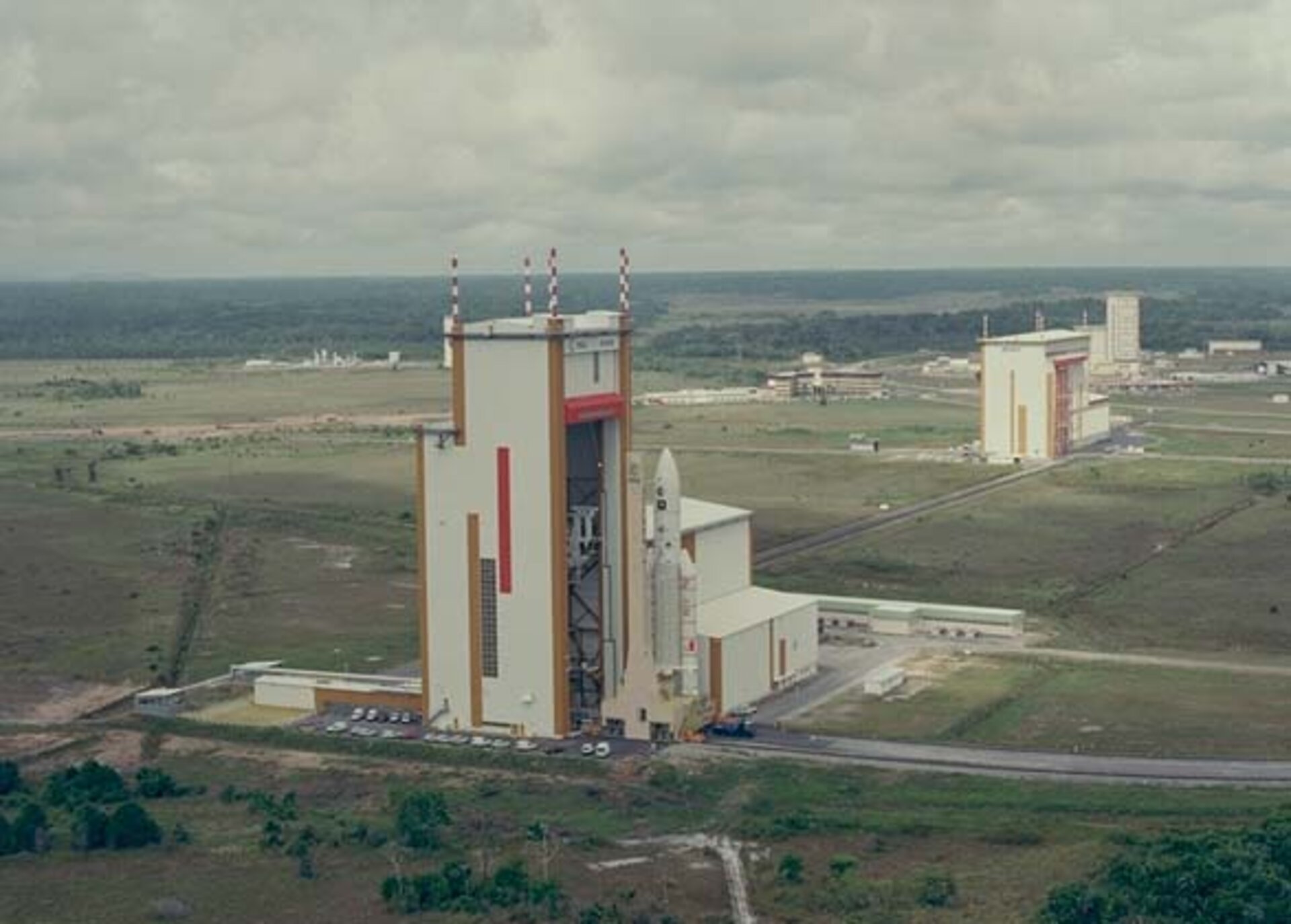 Ariane 5: Eine außergewöhnliche Rakete und ihre bahnbrechenden Missionen – ARD